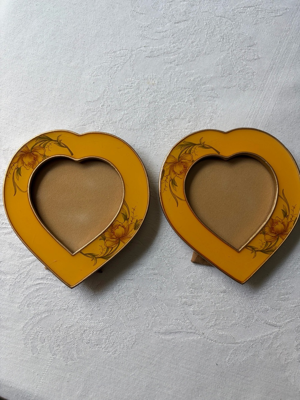 2 Hear Shaped Art Deco Vintage Yellow The Bucklers Picture Frame Set